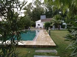 Chalet con Piscina - LAS ADELFAS