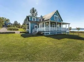 North House - Lovely Lac-Brome 3 Bedroom Lakefront Cottage