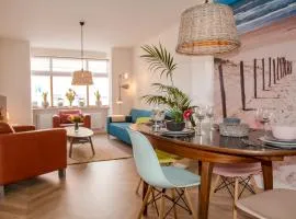 Beachhouse Anna, 1 minute walk to the beach and centre of Katwijk, Free private parking next to the house !