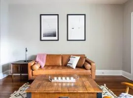Columbus 10-Bedroom Mansion - Perfect For Up To To 22 People - 4 Bathrooms, 2 Kitchens, Great Location
