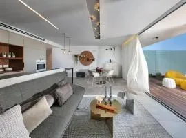 Alonas Apartments Beachfront Apartment