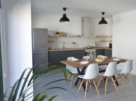 Os Faros Pisos Turísticos，位于Arou的酒店