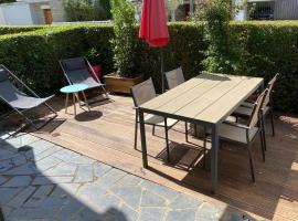 Appartement terrasse privée grande plage à 100 m - Parking gratuit，位于圣卡勒吉勒多的酒店