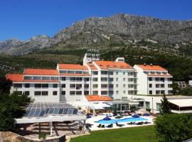 Hotel Quercus - ALL INCLUSIVE，位于德尔韦尼克的酒店