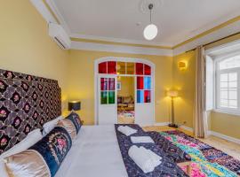 Mosaiko 5 Suites，位于西尔韦斯西尔韦斯柱附近的酒店