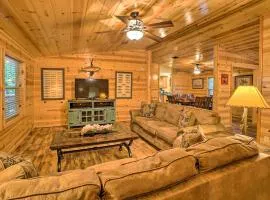 Broken Bow Oasis Hot Tub, Fire Pit and Patio