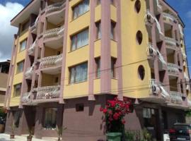Family Hotel Denica，位于奥布佐尔的酒店
