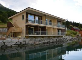 纳瑟特峡湾营地假日公园，位于奥尔登的海滩酒店