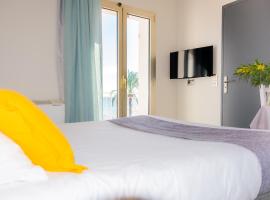 Hotel et Appartements Reine D'Azur，位于罗克布吕讷-卡普马丹的酒店