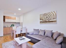 Apartment White Bear，位于兹拉蒂博尔的酒店