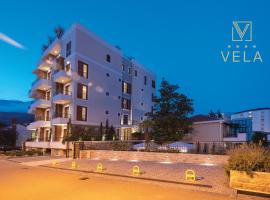 Hotel Vela，位于布德瓦奥姆尼亚夜总会附近的酒店