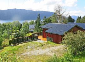 Holiday Home Fjordperlen - FJS145 by Interhome，位于Sørbø的带停车场的酒店