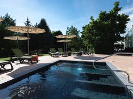 Mercure Aix-les-Bains Domaine de Marlioz Hôtel & Spa，位于艾克斯莱班的酒店