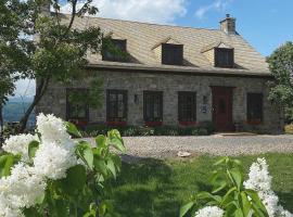 Domaine Steinbach Cidrerie B&B Distillerie，位于St-Pierre-de-l'Île-d'Orléans的酒店