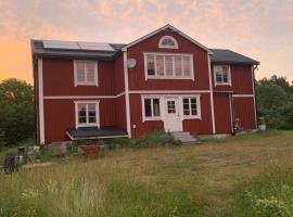 Charming house on large property on Vato，位于Vätö的酒店