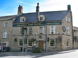 The Kings Arms Hotel，位于奇平诺顿的住宿加早餐旅馆