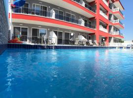 Red Luxury Aqua，位于帕拉利亚卡泰里尼斯的豪华酒店