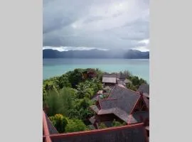 Gaze 2: Modern Tropical Seaview Villa