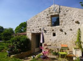 La Remise，位于Coulonges-sur-lʼAutize的酒店