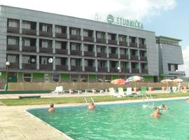 Hotel Studnicka，位于纳梅斯托沃的酒店