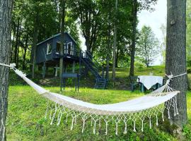 Tree house Linde，位于Kaibala的酒店