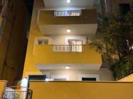 Apartman Onavi，位于马卡尔斯卡的酒店
