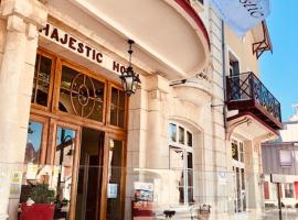 LOGIS Hotel Majestic Chatelaillon Plage - La Rochelle，位于沙特拉永普拉日的酒店