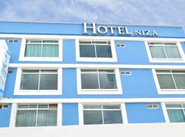 Hotel Niza Zona Piel，位于莱昂的酒店