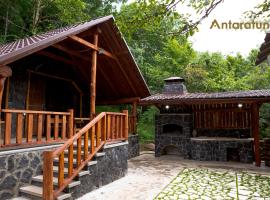 Antaratun Aghveran，位于Arzakan的酒店