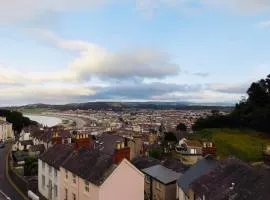 Beautiful Townhouse on The Great Orme, Llandudno PET FRIENDLY