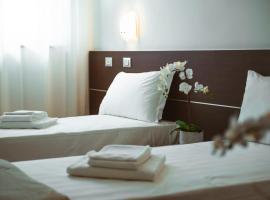 Albergo Commercio，位于帕尔马诺瓦的酒店