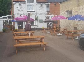 The Wheatsheaf Inn，位于Exning的酒店