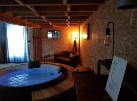 Au Soleil Vert - Chambre de charme avec spa et sauna privés，位于Zeggers-Cappel的住宿加早餐旅馆