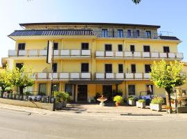 HOTEL IL CORALLO，位于菲乌吉的酒店