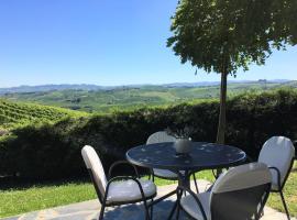 Holiday Home Cannubi in Barolo，位于巴罗洛的酒店