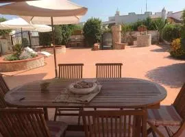 La casa di Clelia Torre colimena porto cesareo salento esclusiva 2 piani con 6 camere doppie 3 bagni posti auto terrazza giardino 5 minuti dal mare