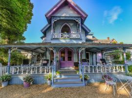 Narragansett House，位于奥克布拉夫斯的海滩短租房