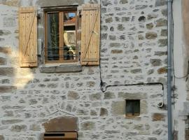 Maison de bourg，位于Vic-le-Comte的酒店