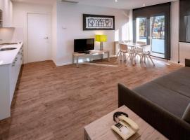 Apartments Playa de Castelldefels，位于卡斯特尔德费尔斯的酒店