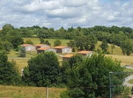 LES CHALETS D HERMINE，位于蒙特勒东拉贝索涅的酒店