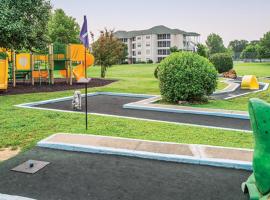 The Suites at Fall Creek，位于布兰森的酒店