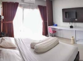 RedDoorz near Pelabuhan Bakauheni Lampung，位于Batubalak的酒店