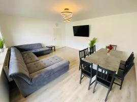 Generous Apartment I 7 Beds I 110 sqm I Fast Internet