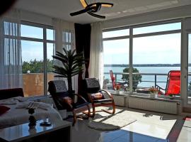 DreamView Mamaia SummerApt，位于马马亚的高尔夫酒店