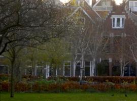 玛丽亚住宿加早餐酒店，位于鹿特丹Stichting Sportcomplex Abeelweg附近的酒店