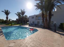 Argaka Palm Tree Apts，位于阿尔加卡的酒店