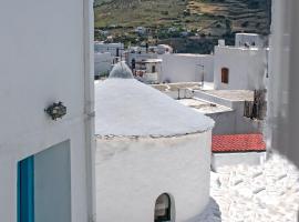 Unique Anoi House - In the Heart of Skyros Village，位于斯基罗斯岛的乡村别墅