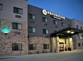 Brookstone Inn & Suites，位于道奇堡的酒店