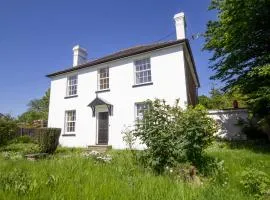 4 bed family house with aga