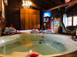 Shiva Guest House，位于弗洛里亚诺波利斯的带按摩浴缸的酒店
